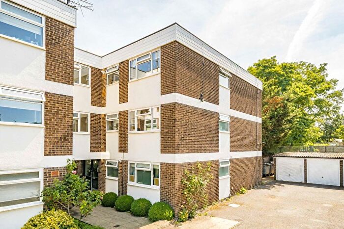 2 Bedroom Flat To Rent In Park Road, Chiswick, W4