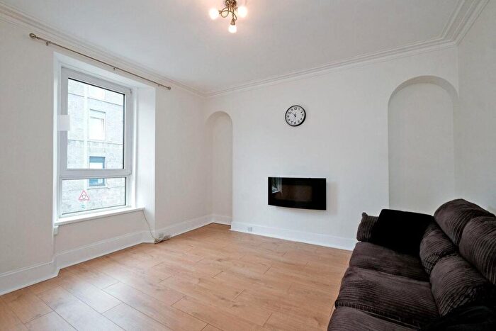 1 Bedroom Apartment To Rent In Craig Place, Aberdeen, AB11