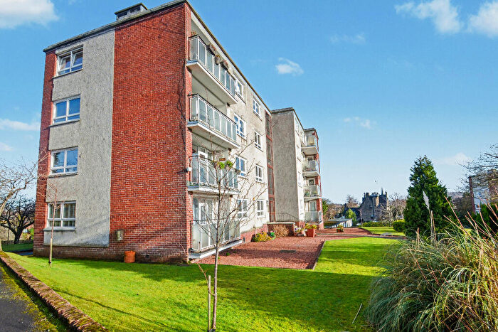 2 Bedroom Flat For Sale In / Terregles Drive, Pollokshields, Glasgow, G41