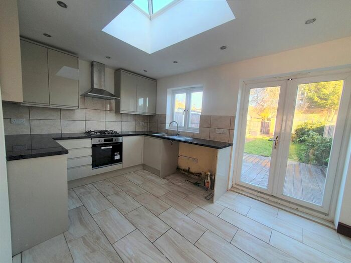 3 Bedroom Property To Rent In Birch Crescent, Hornchurch, RM11