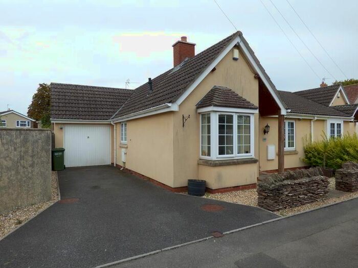 3 Bedroom Semi-Detached Bungalow To Rent In School Road, Frampton Cotterell, Bristol, BS36