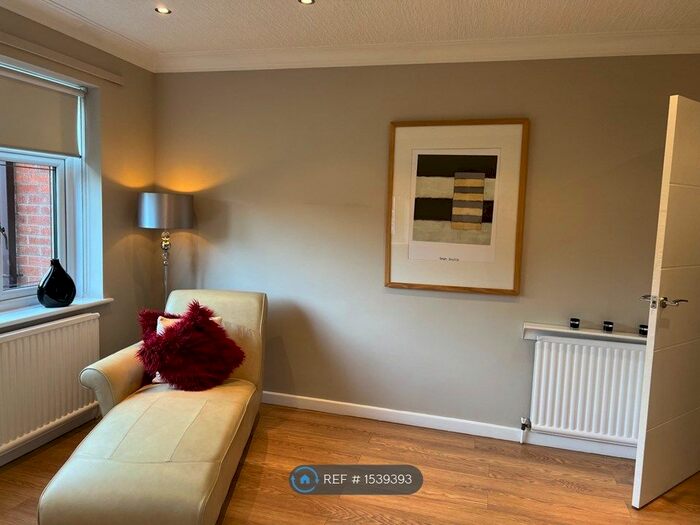 2 Bedroom Detached House To Rent In Longsides Road, Altrincham, WA15