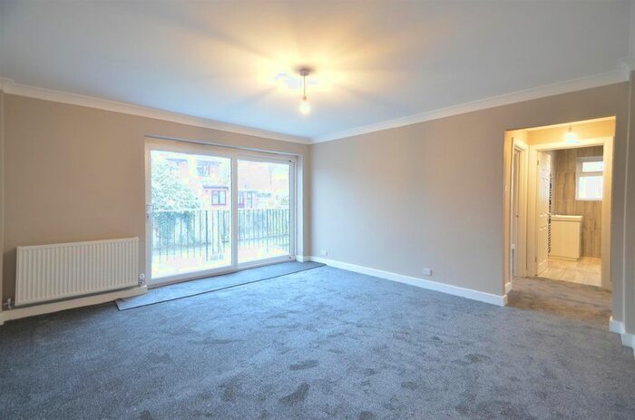 2 Bedroom Flat To Rent In Farmlands, Pinner, HA5