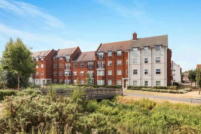 2 Bedroom Flat To Rent In Ashville Way, Wokingham, RG41