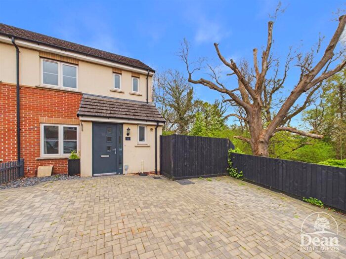 2 Bedroom End Of Terrace House For Sale In Par Four Lane, Lydney, GL15