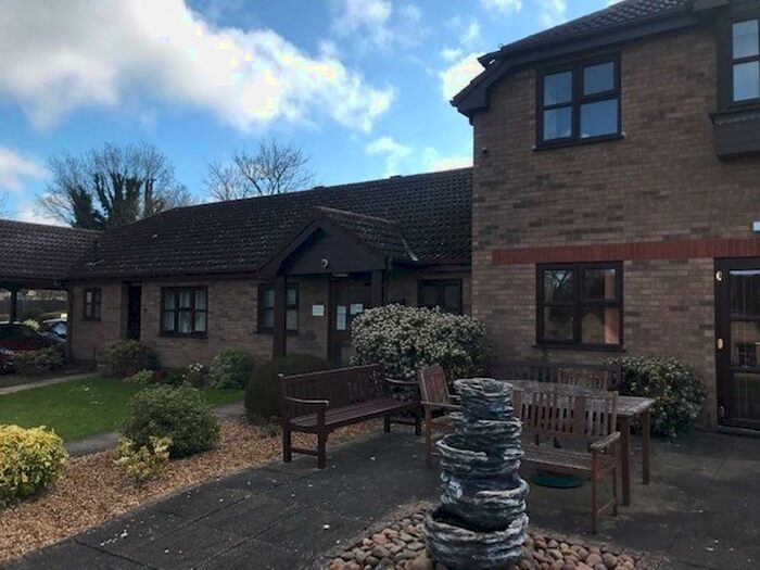 3 Bedroom Apartment To Rent In Holly Green, Stapenhill, Burton Upon Trent, Staffordshire, DE15