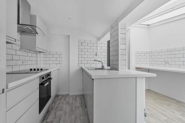 3 Bedroom Terraced House To Rent In Queens Road, Banbury, OX16