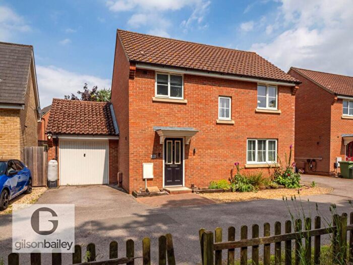 3 Bedroom Detached House For Sale In Lakeland Close, Little Plumstead, NR13