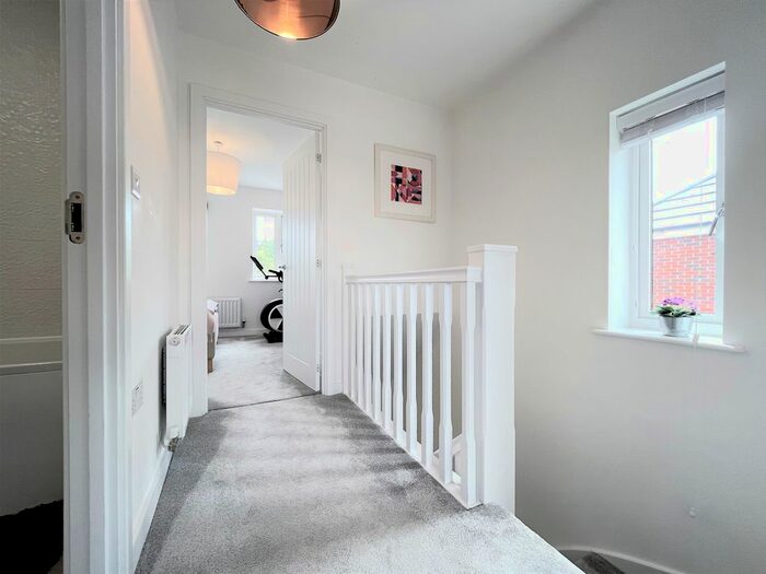 2 Bedroom Semi-Detached House For Sale In Roseacre Gardens, Warwick, CV34