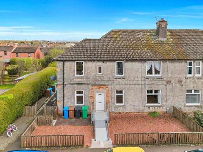 3 Bedroom Flat For Sale In Clunivar Street, Dunfermline, KY12