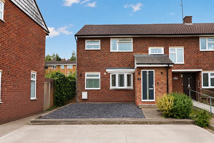 6 Bedroom Semi-detached House For Sale In , Eaton Valley Road, Luton, LU2