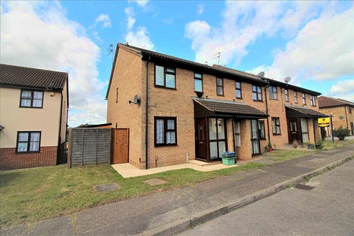 1 Bedroom Maisonette To Rent In Newly Refurbished Ground Floor Maisonette, CM2