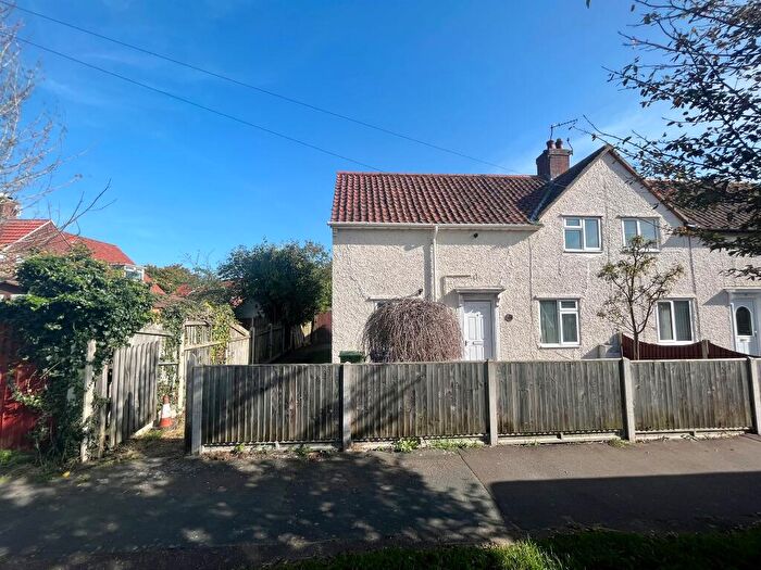 3 Bedroom Semi-Detached House For Sale In George Borrow Road, Norwich, NR4