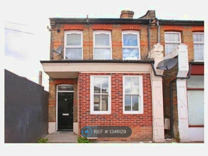 2 Bedroom Flat To Rent In Eldon Road, London, N22