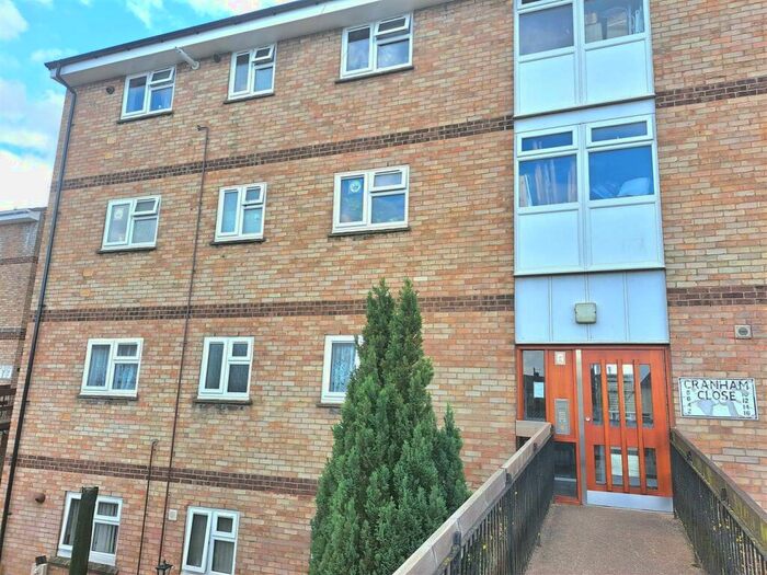 2 Bedroom Apartment To Rent In Cranham Close, Bristol, BS15