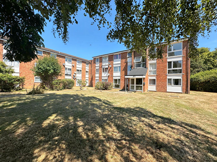 2 Bedroom Flat To Rent In Cornflower Drive, Chelmsford, Essex, CM1