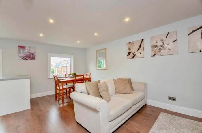 1 Bedroom Flat To Rent In Lillie Road, SW6