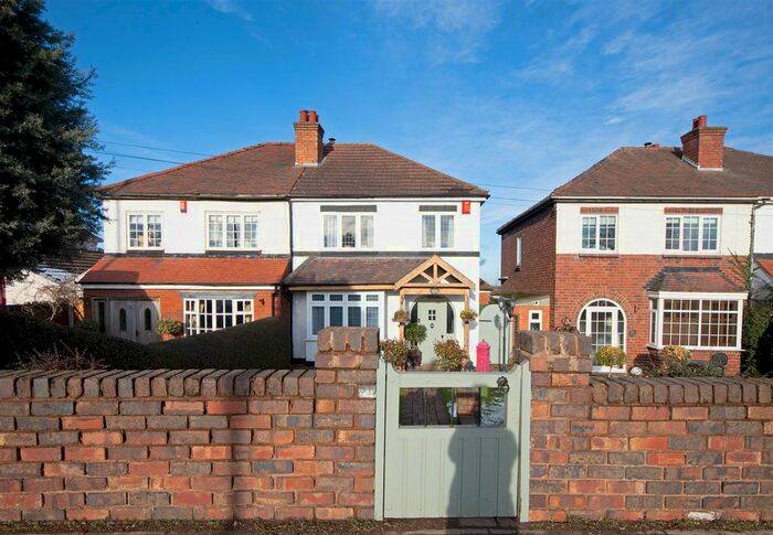 3 Bedroom Semi-Detached House For Sale In Chester Road, Stonnall, Walsall, WS9