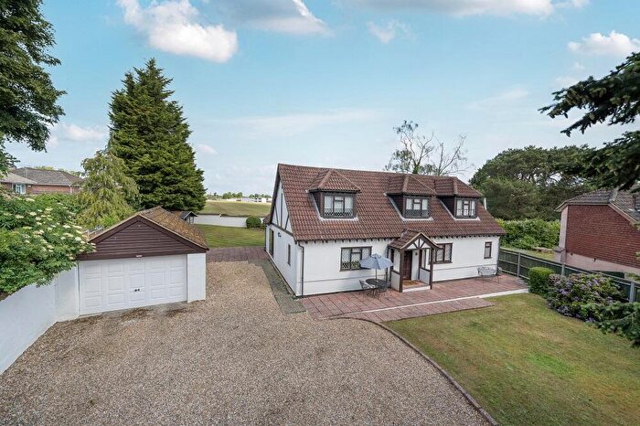 5 Bedroom Detached House For Sale In Wokingham, Berkshire, RG40