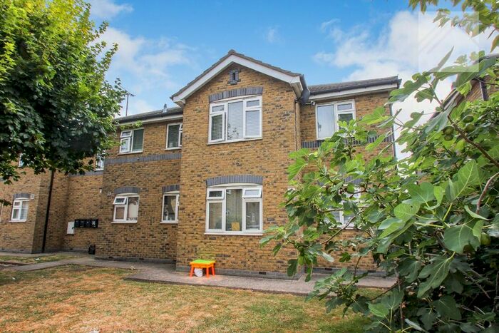 1 Bedroom Flat To Rent In Flat, Waterside Mead, Elsinor Avenue, Canvey Island, SS8