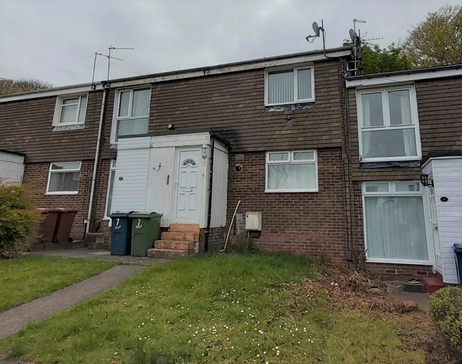 2 Bedroom Flat To Rent In Maxton Close, Moorside, Sunderland, SR3