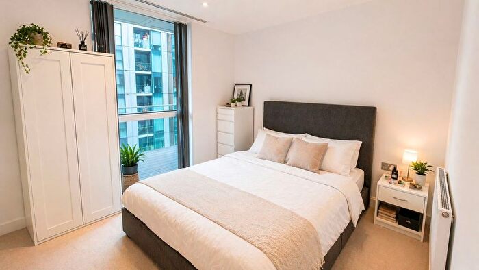 1 Bedroom Flat To Rent In Flat, Maine Tower, Harbour Way, London, E14