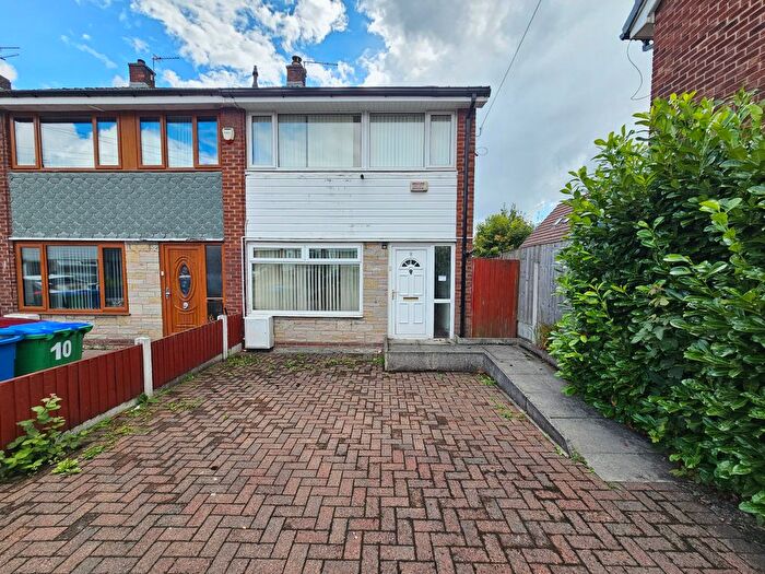 4 Bedroom End Terrace House For Sale In Lever Street, Heywood, OL10