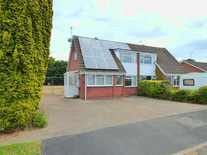 3 Bedroom Semi-Detached House For Sale In Washington Road, Wickhamford, Evesham, WR11