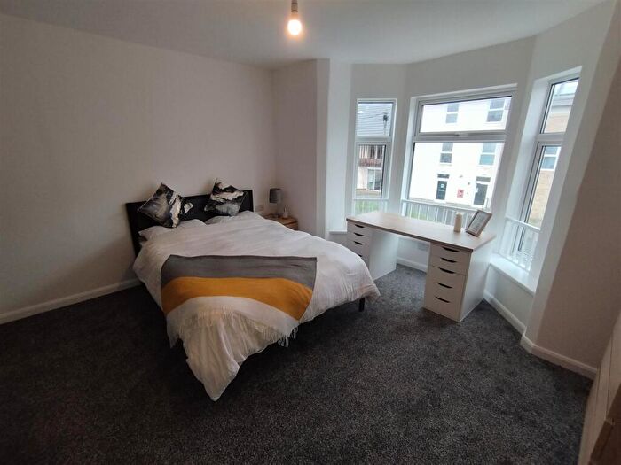 1 Bedroom House To Rent In *En-Suite Couples Rooms* West Hill Drive, Mansfield, NG18