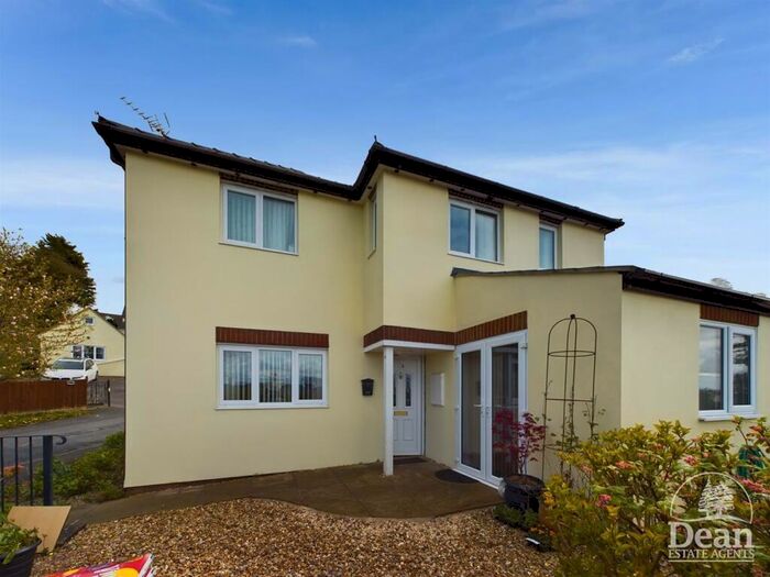 3 Bedroom Detached House For Sale In Dockham Road, Cinderford, GL14