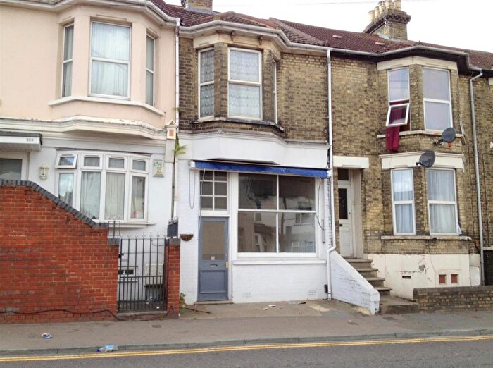 Detached House To Rent In Canterbury StreetGillinghamKent, ME7