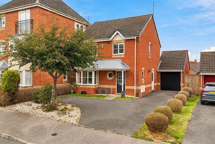 3 Bedroom Detached House For Sale In Clover Way, Bedworth, CV12