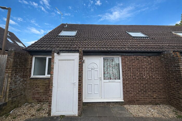 4 Bedroom Chalet To Rent In Arncliffe Drive, Heelands, MK13