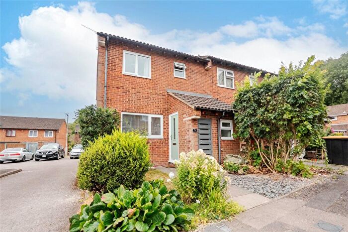 3 Bedroom End Of Terrace House For Sale In Spoondell, Dunstable, Bedfordshire, LU6