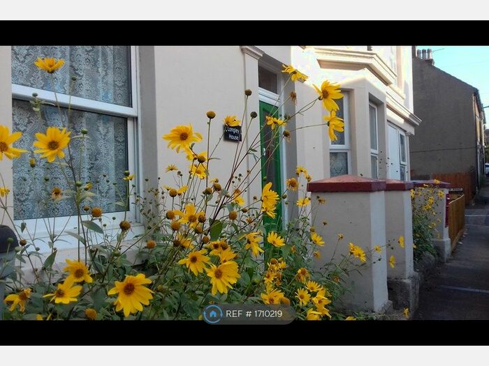 4 Bedroom End Of Terrace House To Rent In Longley Road, Rochester, ME1