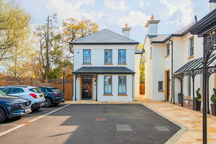 2 Bedroom Detached House To Rent In Hampton Road, Hampton Hill, Middlesex, TW12