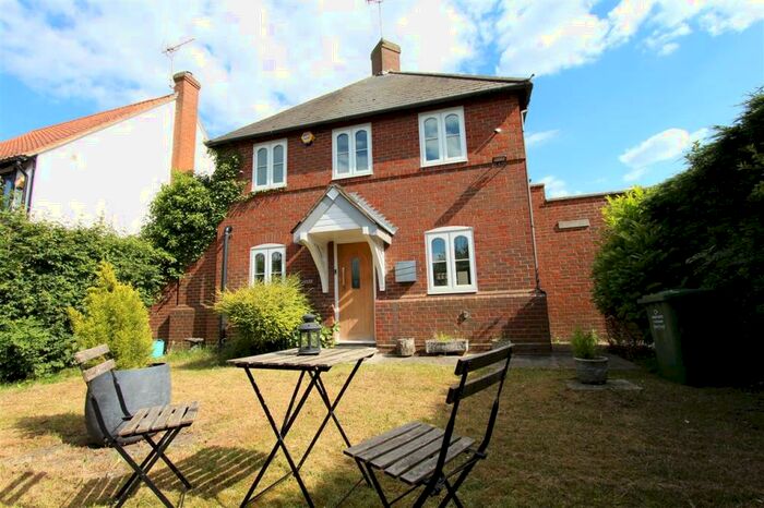 3 Bedroom Detached House To Rent In Wash Road, Basildon, SS15