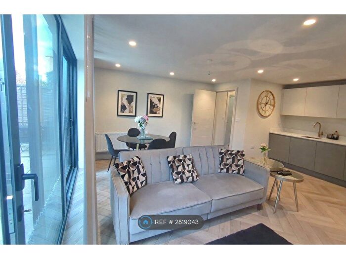 3 Bedroom Maisonette To Rent In Grand Drive, London, SW20