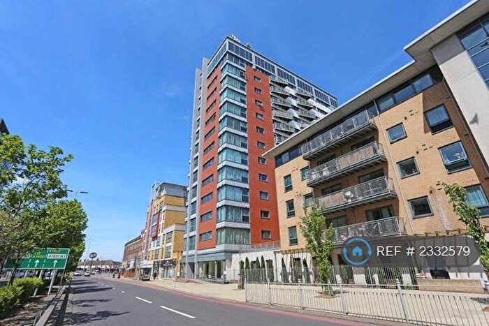 2 Bedroom Flat To Rent In City Gate House, Gants Hill Station, IG2