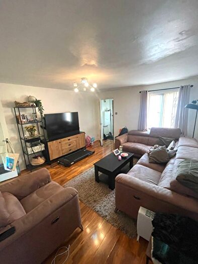 2 Bedroom Detached House To Rent In Purdy Street, London, E3