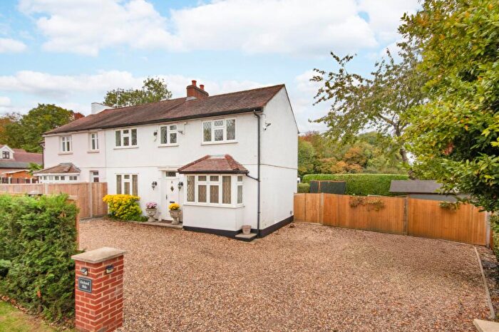 3 Bedroom Semi-Detached House For Sale In Ash Road, Hartley, Longfield, Kent, DA3