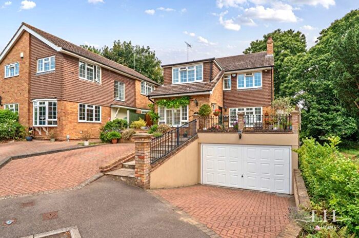 4 Bedroom Detached House For Sale In Pittman Close, Brentwood, CM13