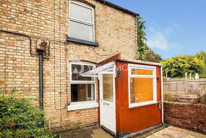 2 Bedroom Terraced House To Rent In Castle Street, Oswestry, Shropshire, SY11