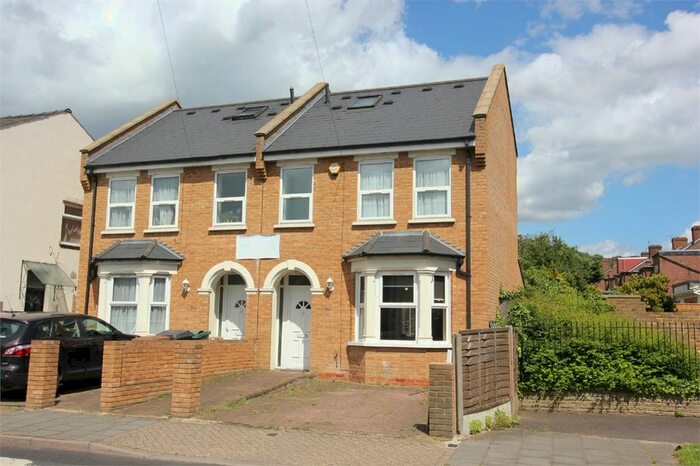 4 Bedroom Semi-Detached House To Rent In Hale End Road, London E17
