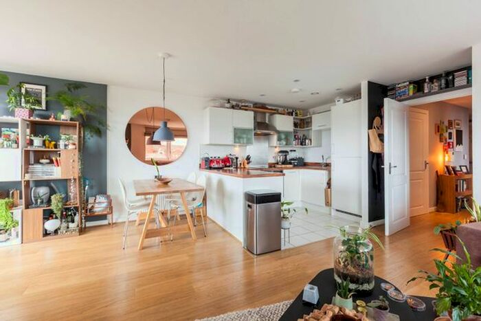 2 Bedroom Flat To Rent In Wick Lane, Bow, London, E3