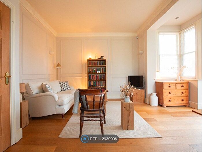 1 Bedroom Flat To Rent In Cliftonville, Northampton, NN1