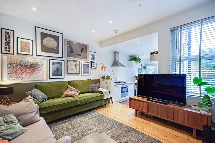 2 Bedroom Terraced House For Sale In Selsdon Road, South Croydon, CR2