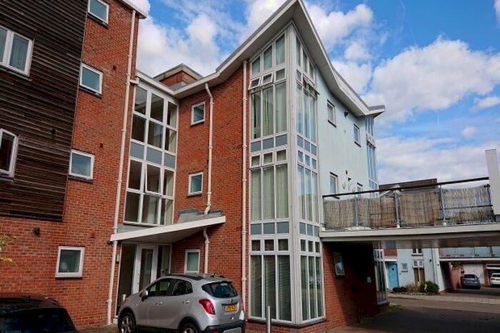 1 Bedroom Flat To Rent In Henrietta Chase, Chatham, ME4