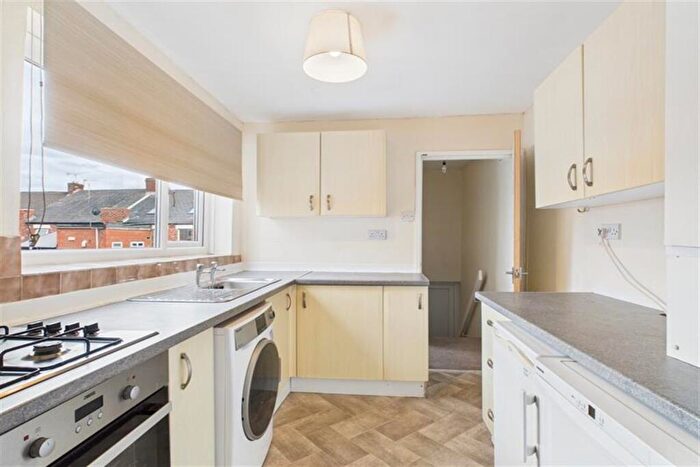 2 Bedroom Flat To Rent In Kelvin Grove, Sandyford, Newcastle Upon Tyne, NE2