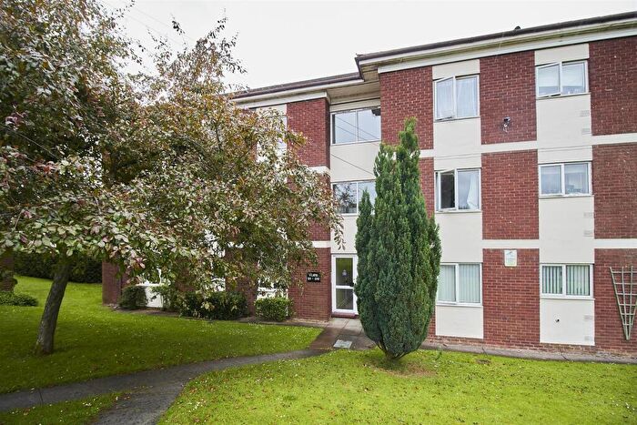 2 Bedroom Apartment To Rent In Deveron Court, Hinckley, Leicestershire, LE10